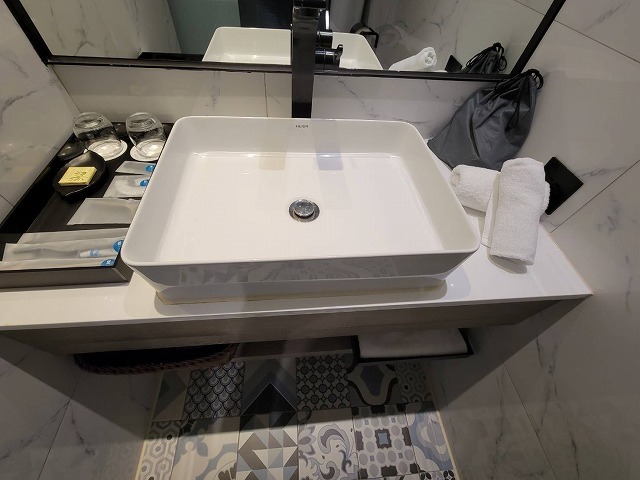 【基隆ホテル宿泊記】超便利！立地が最高でおすすめな「KEEBE HOTEL（集好旅店）」_b0182708_23294299.jpg