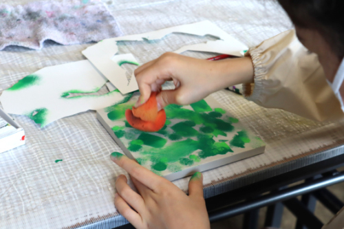 やと子ども美術教室　～ タイルに描く ～_e0222340_15092310.jpg
