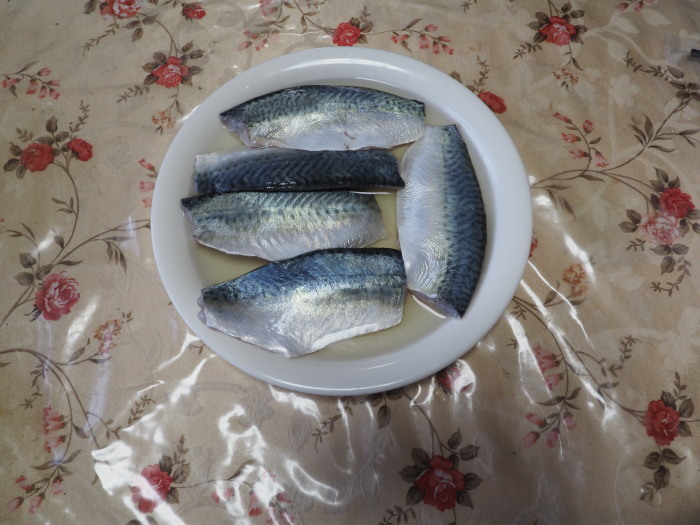 夫の釣果とその後(お刺身としめさば)_c0116915_00324392.jpg