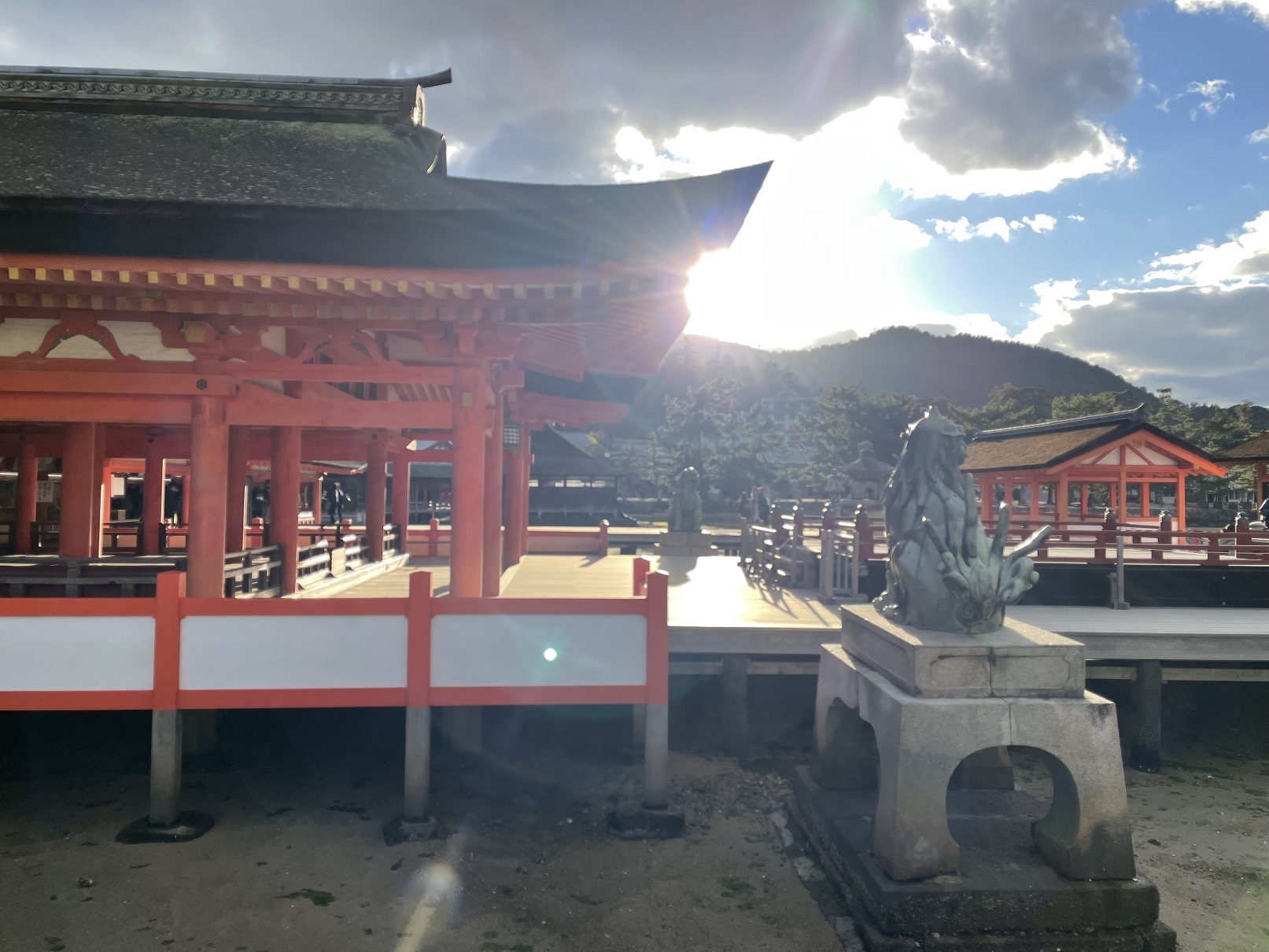 念願の！日本三景『宮島』厳島神社へ。大鳥居は70年ぶりの大改装中_f0023333_23291747.jpg