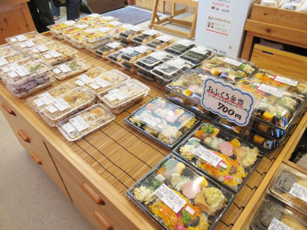 リニューアルオープンした、道の駅おばあちゃん市・山岡 01_c0152767_08012082.jpg