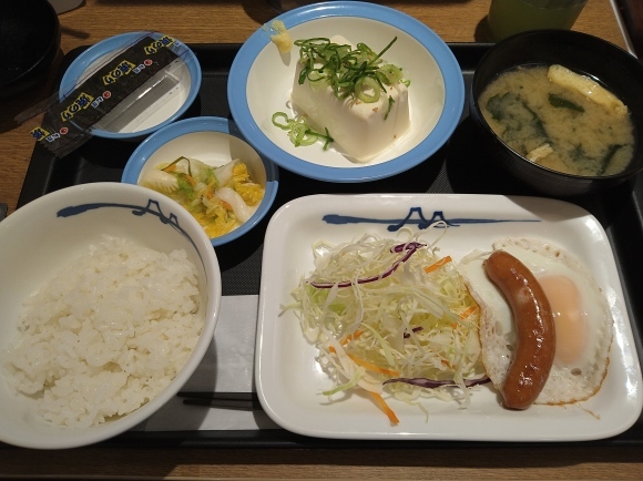 4/12 松屋 ソーセージエッグ定食冷奴ライスミニ￥390_b0042308_06594777.jpg