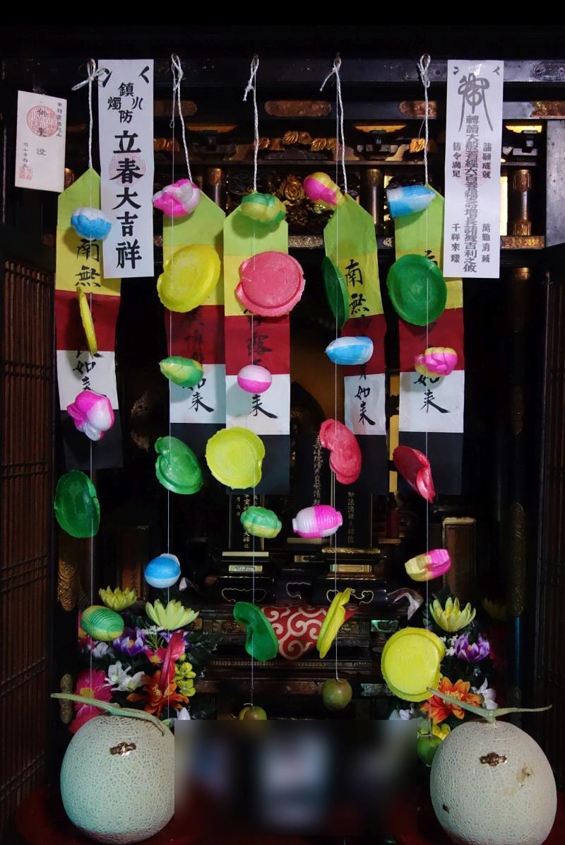 青森郷土見聞録 第15回 盆の飾りと供えもの カラフルな供物 古くからの盆棚の名残 青森県立郷土館ニュース