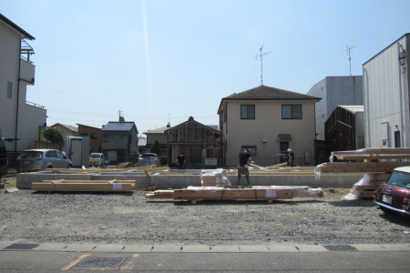「元八事の家」土台伏せ_b0179213_19112882.jpg