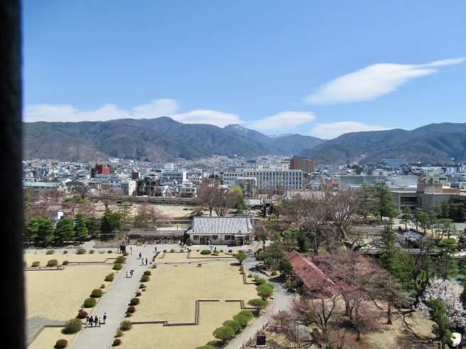 国宝・松本城とサクラ。_d0352022_14163320.jpeg