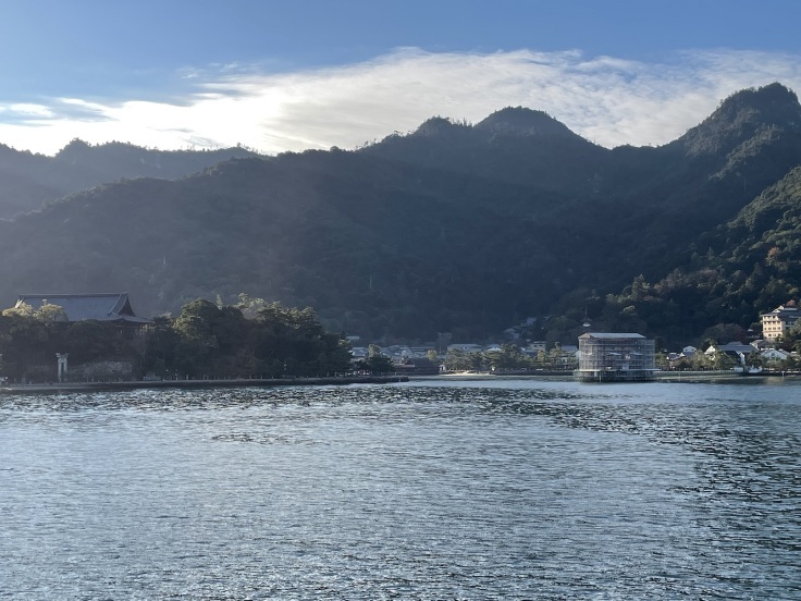 厳島神社に行くなら【宮島コーラルホテル】アクセス抜群でお勧めです♪_f0023333_22522925.jpg