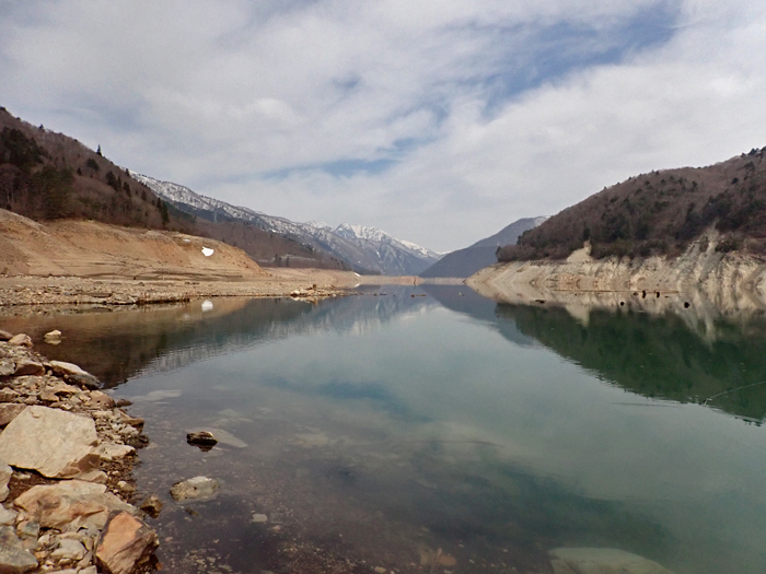 ダム湖に沈んだ村でトラウト_c0120834_20051113.jpg