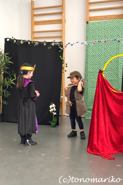 プチモンスターの習い事「テアトル」の発表会へ_c0024345_03520933.jpg
