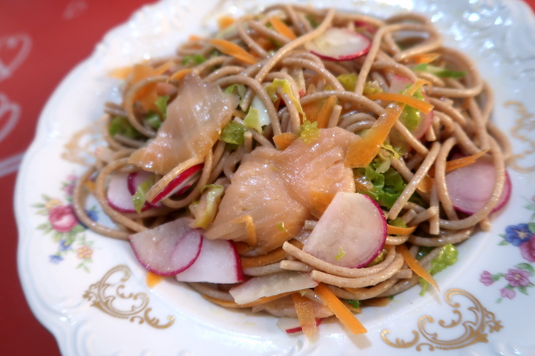 春の野を歩いて診療所 全粒粉パスタサラダでコレステロール対策_f0234936_22551035.jpg