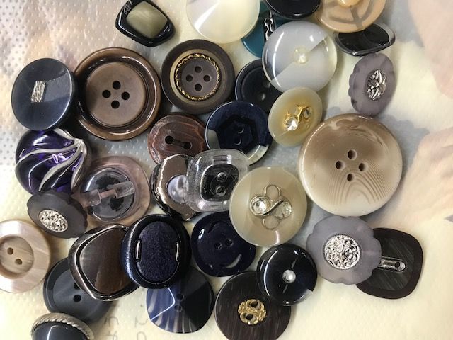 【処分】ボタン 5ケ100円!_d0156706_12174615.jpg