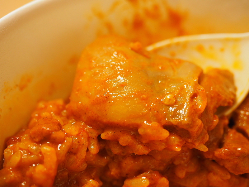 【コンビニカレーの傑作？】 ナイルレストラン監修 ナイルチキンカレー ＠セブンイレブン「華麗なるカレーパーティー」_b0008655_16373434.jpg
