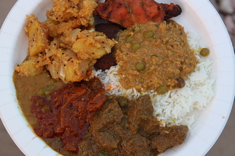 【コンビニカレーの傑作？】 ナイルレストラン監修 ナイルチキンカレー ＠セブンイレブン「華麗なるカレーパーティー」_b0008655_17170370.jpeg