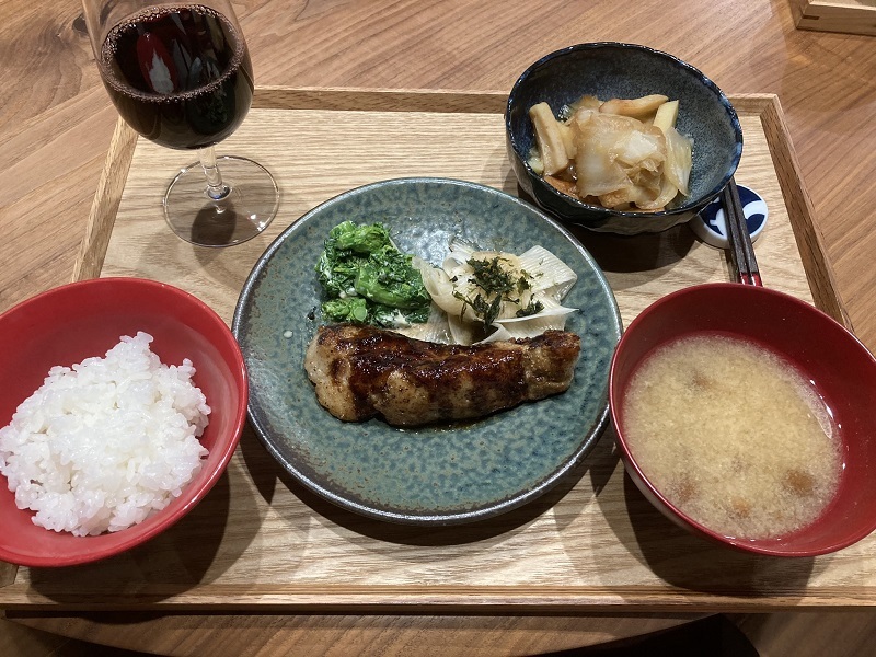 献立 鱈のムニエル 大根サラダ 菜の花のマヨポン和え じゃがいもと白菜とちくわの旨煮 なめこのお味噌汁 ワイン Kajuの 今日のお料理 簡単レシピ