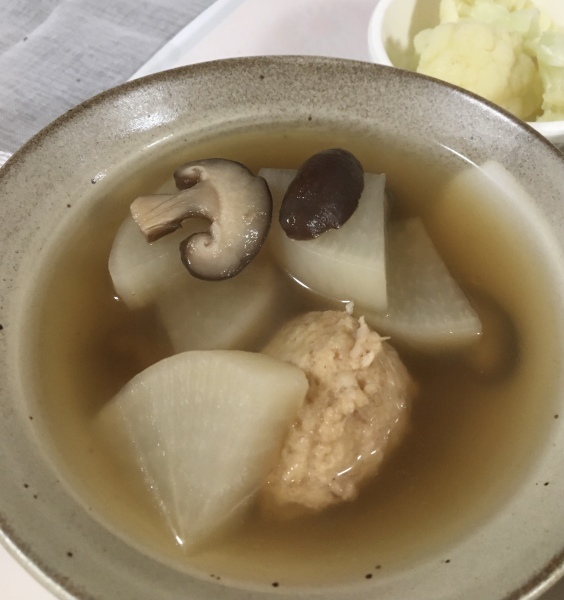 鶏肉団子の和風スープ煮　六白黒豚の生姜焼き_b0417696_21113415.jpeg