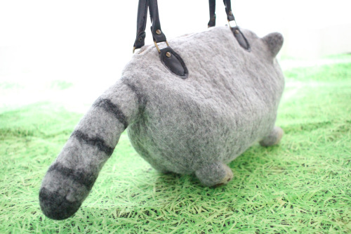 マヌルネコのバッグ : Wool 120%
