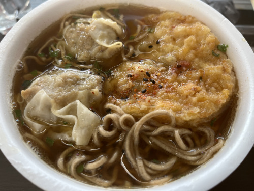 春のカップ麺対決_e0071652_10273755.jpeg