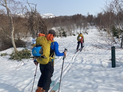 目国内岳→岩内岳→雷電山 バックカントリー縦走_d0198793_15353286.jpg