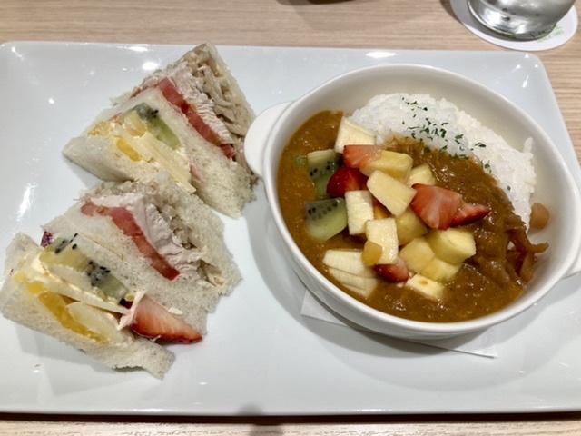 【千疋屋の選べるコンビランチとミニパフェ】_b0009849_13370208.jpeg