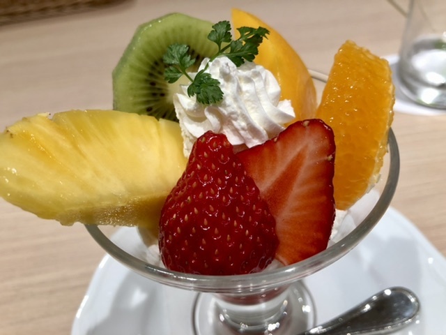 【千疋屋の選べるコンビランチとミニパフェ】_b0009849_13383918.jpeg