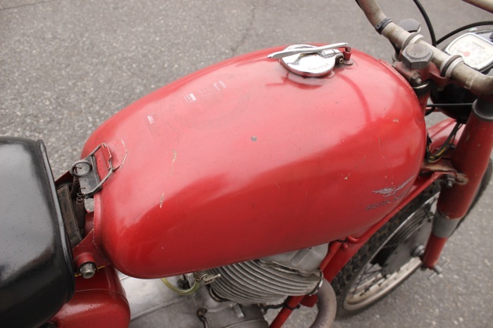 Moto Guzzi Stornello Regolarita 125 入荷_a0208987_12552078.jpg