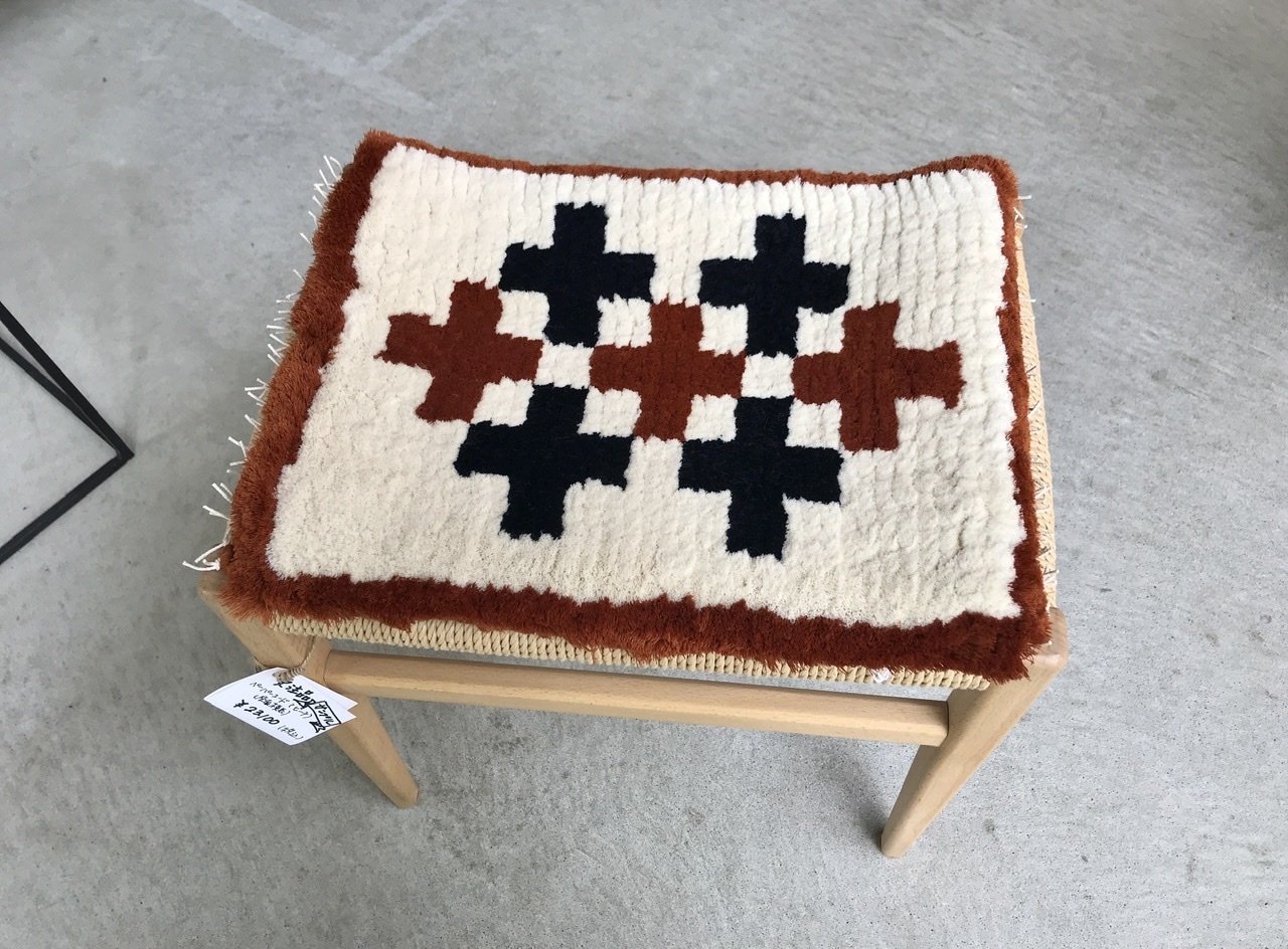 ノッティング織り椅子敷きNo.111