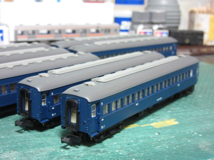 スハネ30の 銀河53号 赤い電車は臼い線 スハネ30の 銀河53号 赤い電車は臼い線