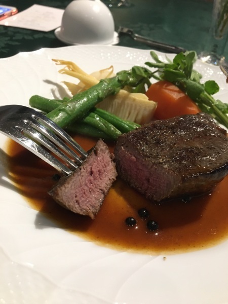 レストラン○○で　　ひとりでフレンチディナー_b0417696_09130741.jpeg