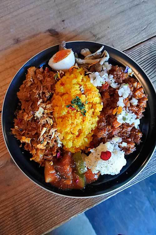 【(山梨グルメ)韮崎市「TAP8」で「罪なチーズキーマカレー」と「バタチキカレー&タコライス 合盛り」!!】_a0005436_12524798.jpg