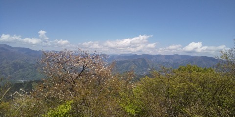 大月市の秀麗富嶽十二景　御前山と九鬼山_e0305253_17472012.jpg