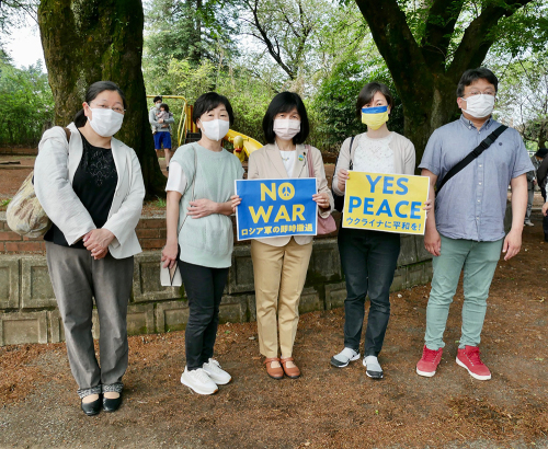 ウクライナに平和を 東久留米と清瀬で市民パレード_b0190576_12545121.jpg