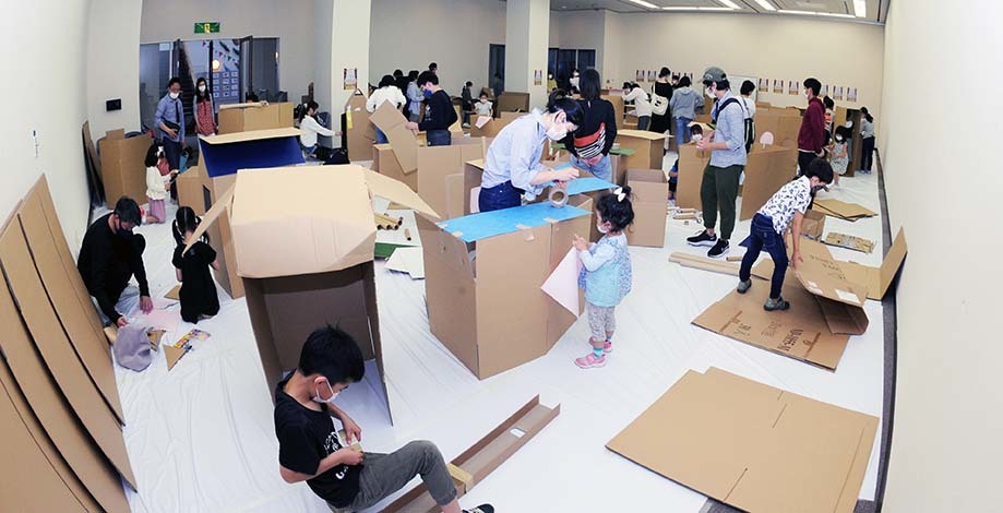 ダンボールで巨大秘密基地を作ろう!_b0212226_17101472.jpg