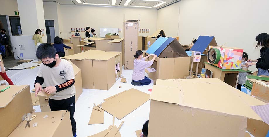 ダンボールで巨大秘密基地を作ろう!_b0212226_17111043.jpg