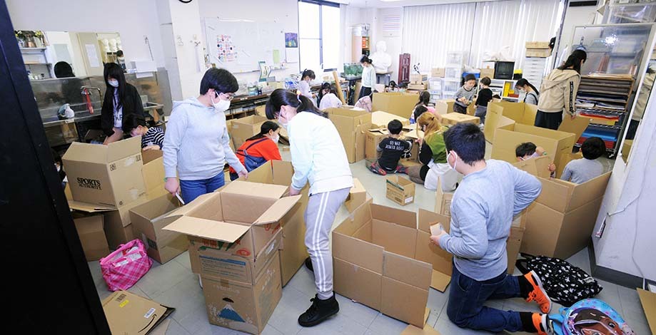 ダンボールで巨大秘密基地を作ろう!_b0212226_17130310.jpg