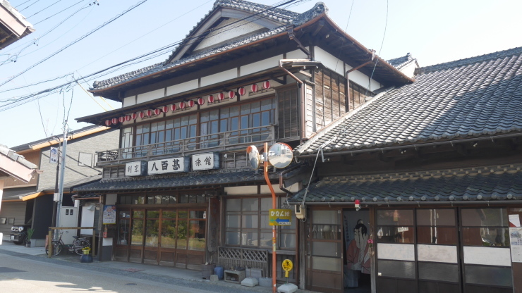 古い町並のランドマーク的存在-遠州横須賀・割烹旅館八百甚_a0385880_15331364.jpg