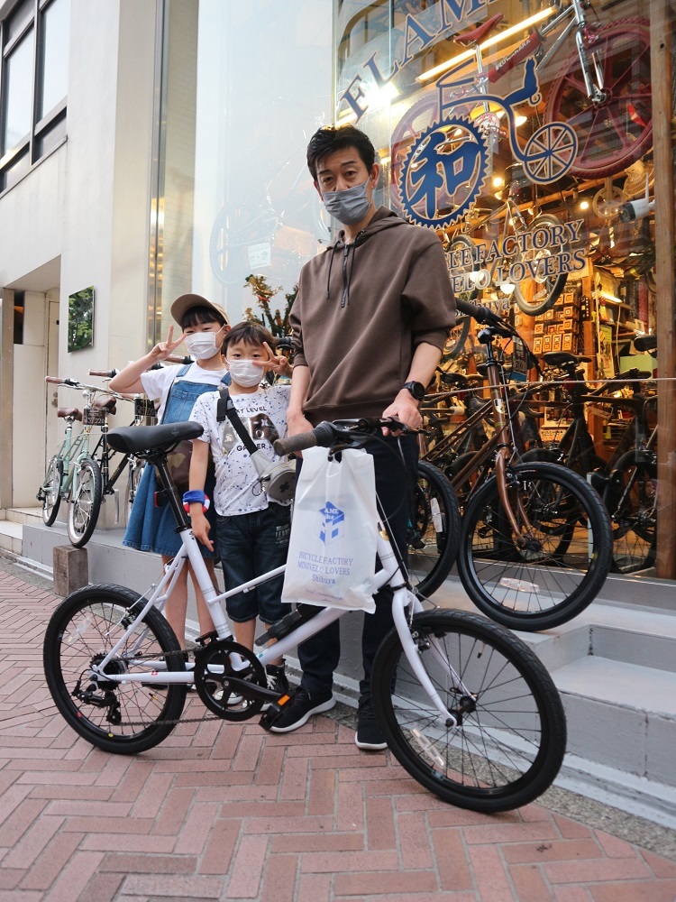 4月26日　渋谷　原宿　の自転車屋　FLAME bike前です_e0188759_13435530.jpg