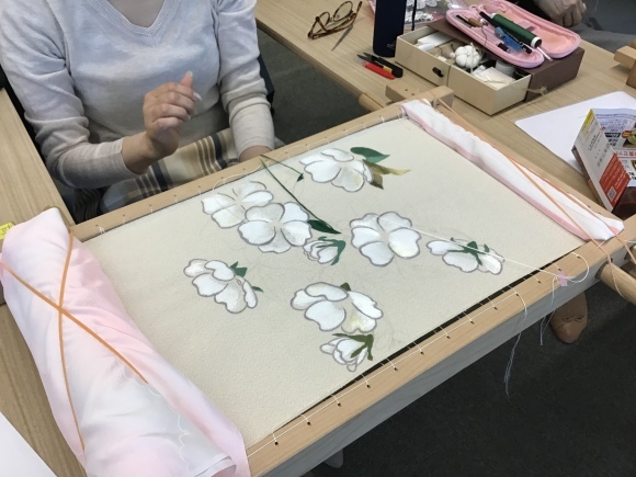 【古賀陽子のエレガント日本刺繍講座】生徒さんの作品です♪_c0357605_13104488.jpeg