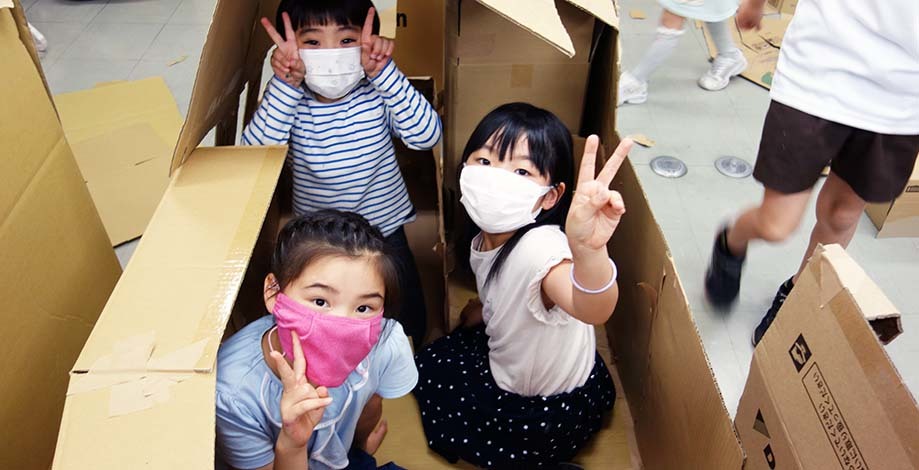ダンボールで巨大秘密基地を作ろう!_b0212226_21273898.jpg