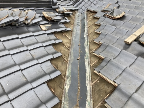 南アルプス市 銀黒の屋根 _b0242734_22031574.jpeg
