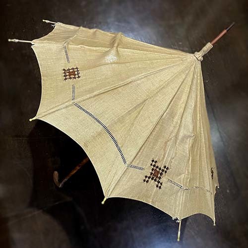 アンティークショップで発見の傘も新しく！_f0184004_18164769.jpg