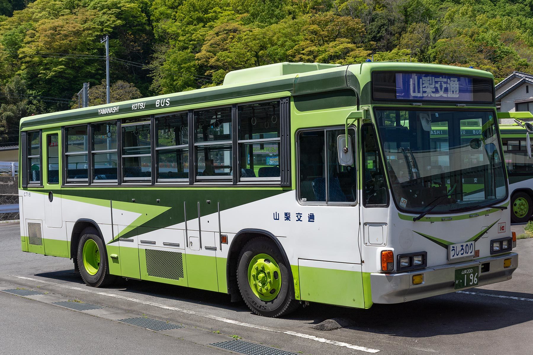身延町営バス / ゆるキャン△・へやキャン△ラッピングバス