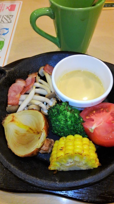 ■畑のお花達とお外ご飯【今日も雨が降る迄農作業で&#128166;今滅茶忙しいです♪】_b0033423_23542158.jpg