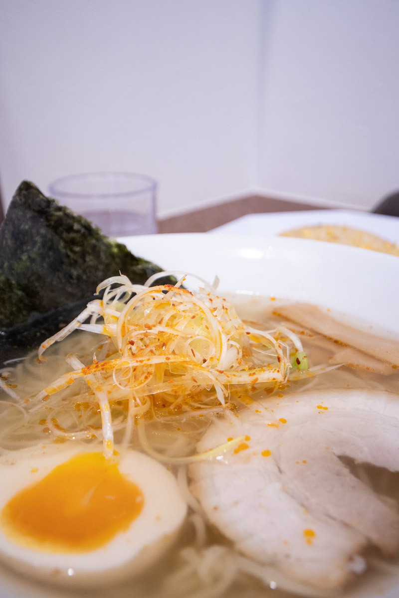 らーめん ゆきんこで、らーめん半チャーハンセット_a0077663_17322011.jpg