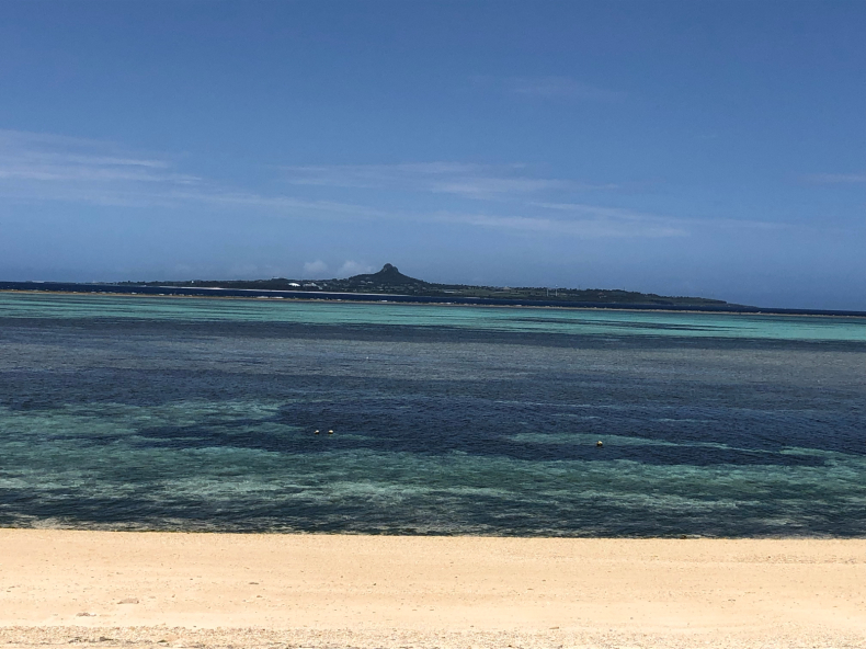 ちゅら海/フクギ並木　サララ研修旅行_f0140145_12090256.jpg
