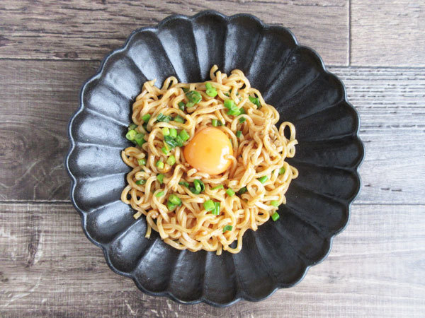 【日清食品】日清爆裂まぜ麺 極太濃厚台湾まぜそば_c0152767_20032765.jpg
