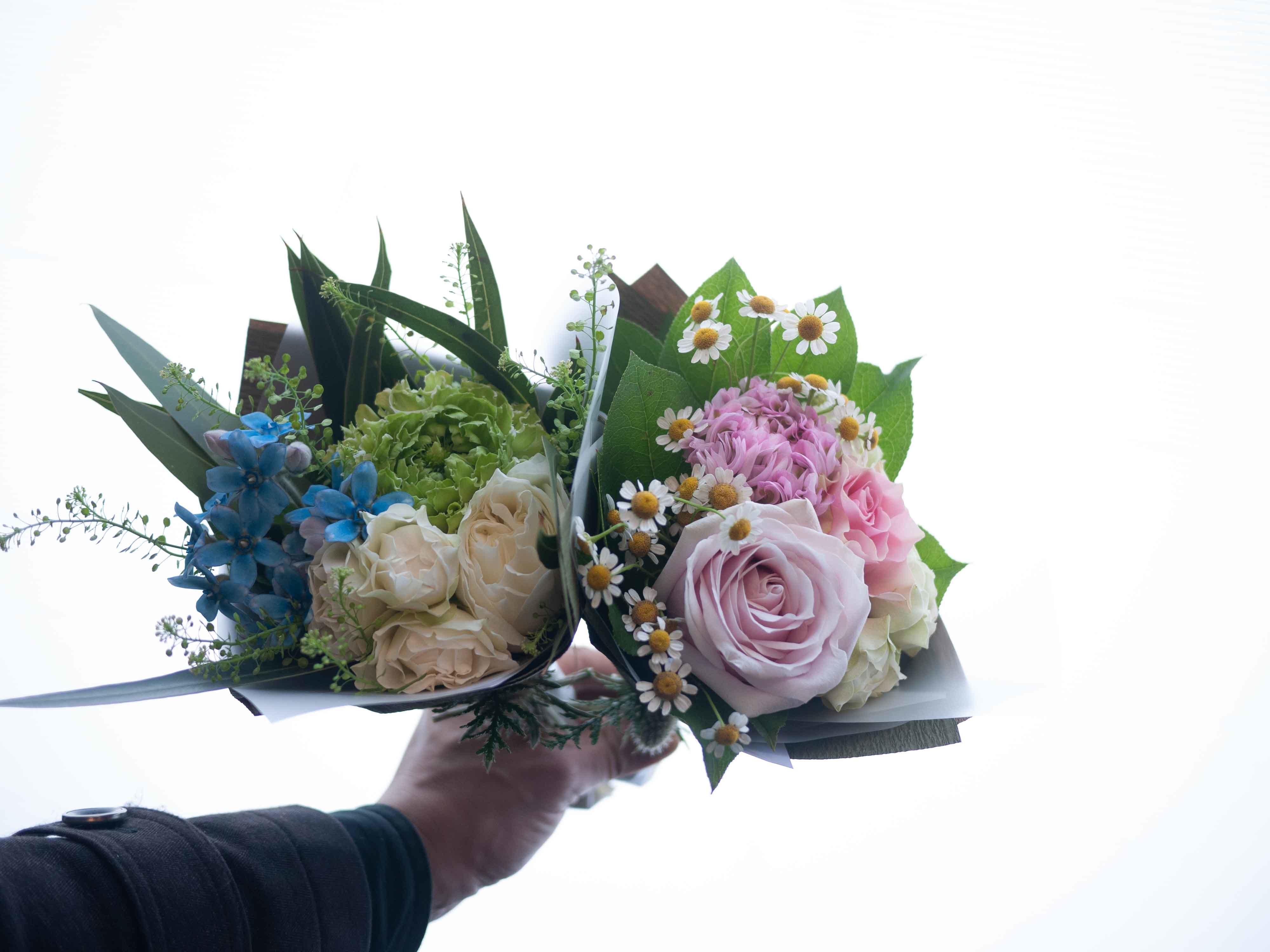 ご結婚式でのご両親贈呈用花束2種 ピンク系とブルー系 南9にお届け 22 04 30 札幌 花屋 Mell Flowers