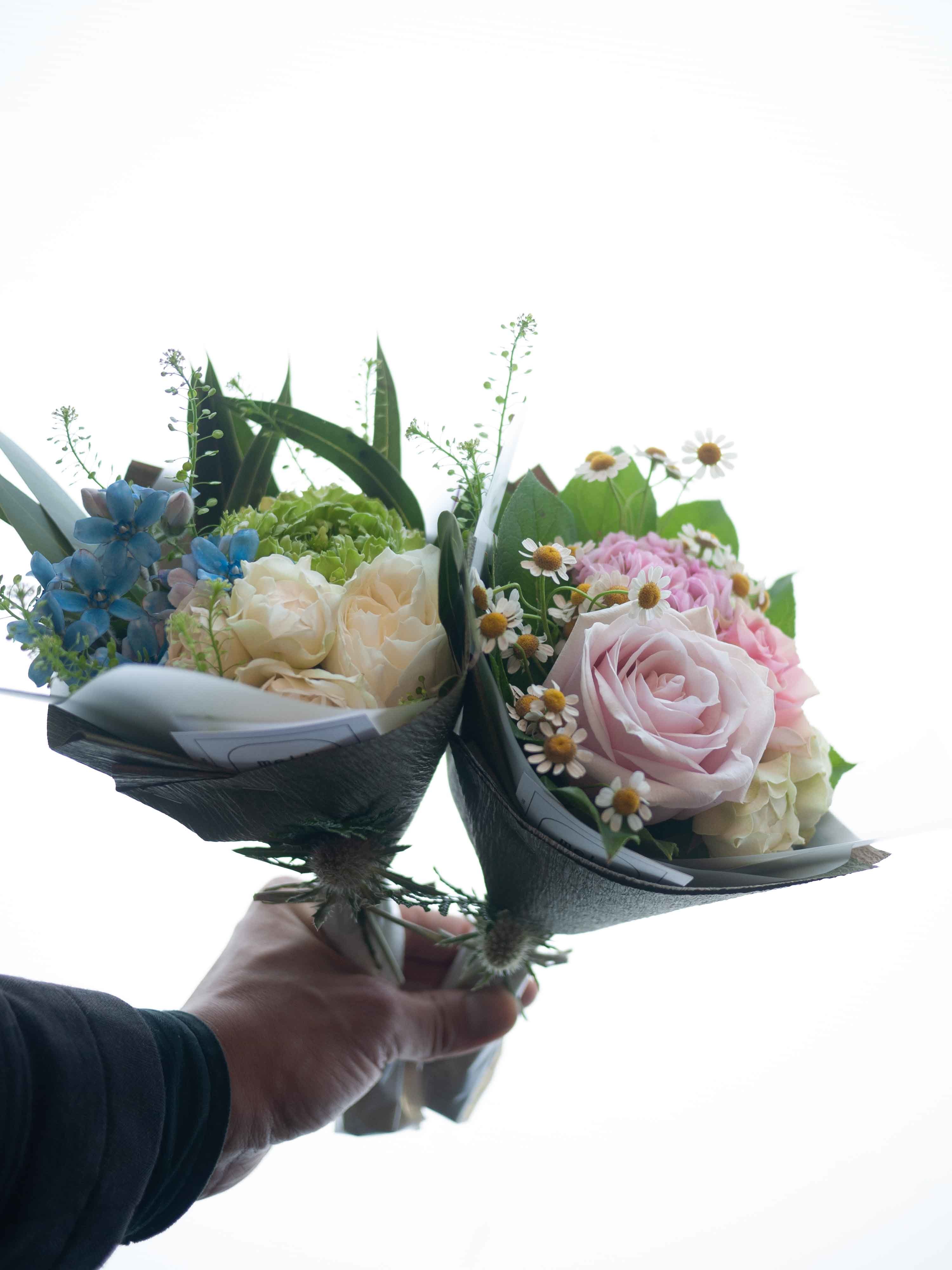 ご結婚式でのご両親贈呈用花束2種 ピンク系とブルー系 南9にお届け 22 04 30 札幌 花屋 Mell Flowers