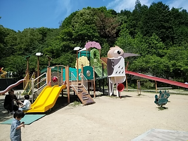 新居浜滝の宮公園 リニューアル遊具が凄いよ 22 05 02 徳ちゃん便り