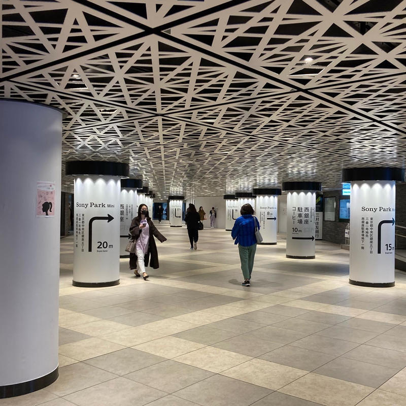 銀座駅の地下通路ワークプレイス_c0060143_16351870.jpg