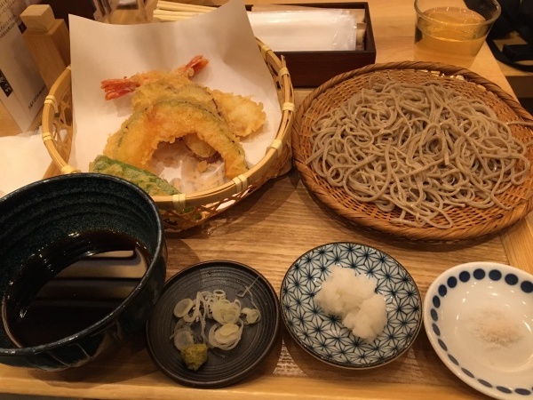 東京ガーデンテラス　お蕎麦でランチ_b0417696_21221826.jpeg