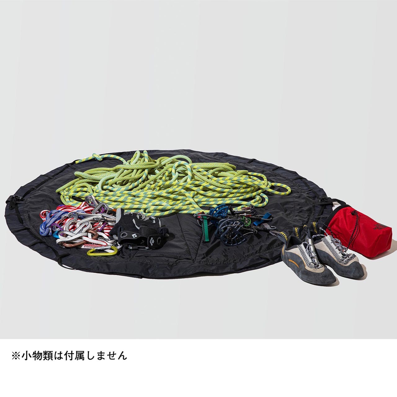 THE NORTH FACE [ザ・ノース・フェイス] Escape Shoulder Pouch [NM82232]_f0051306_07541960.jpg